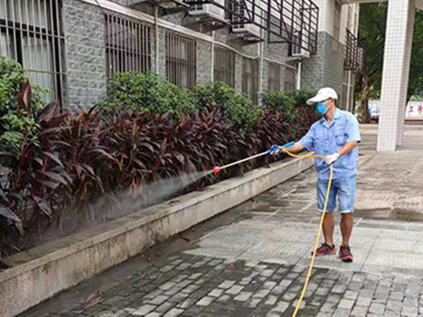 成都附近清洁公司：广告牌清洗步骤(图1)