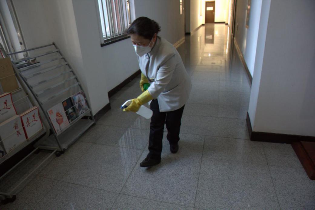 成都办公室保洁：地毯清洁